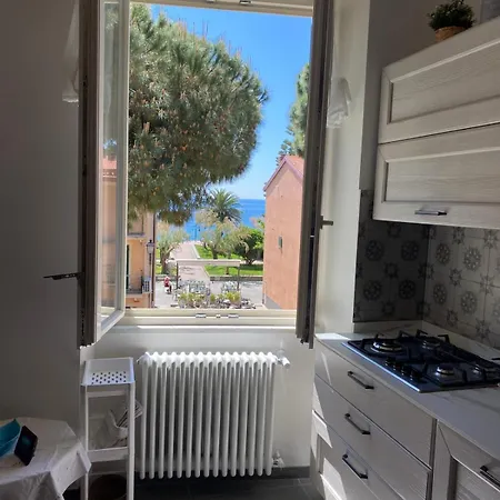 Casa Blu Mare A Due Passi Dal Mare بيت للعطل